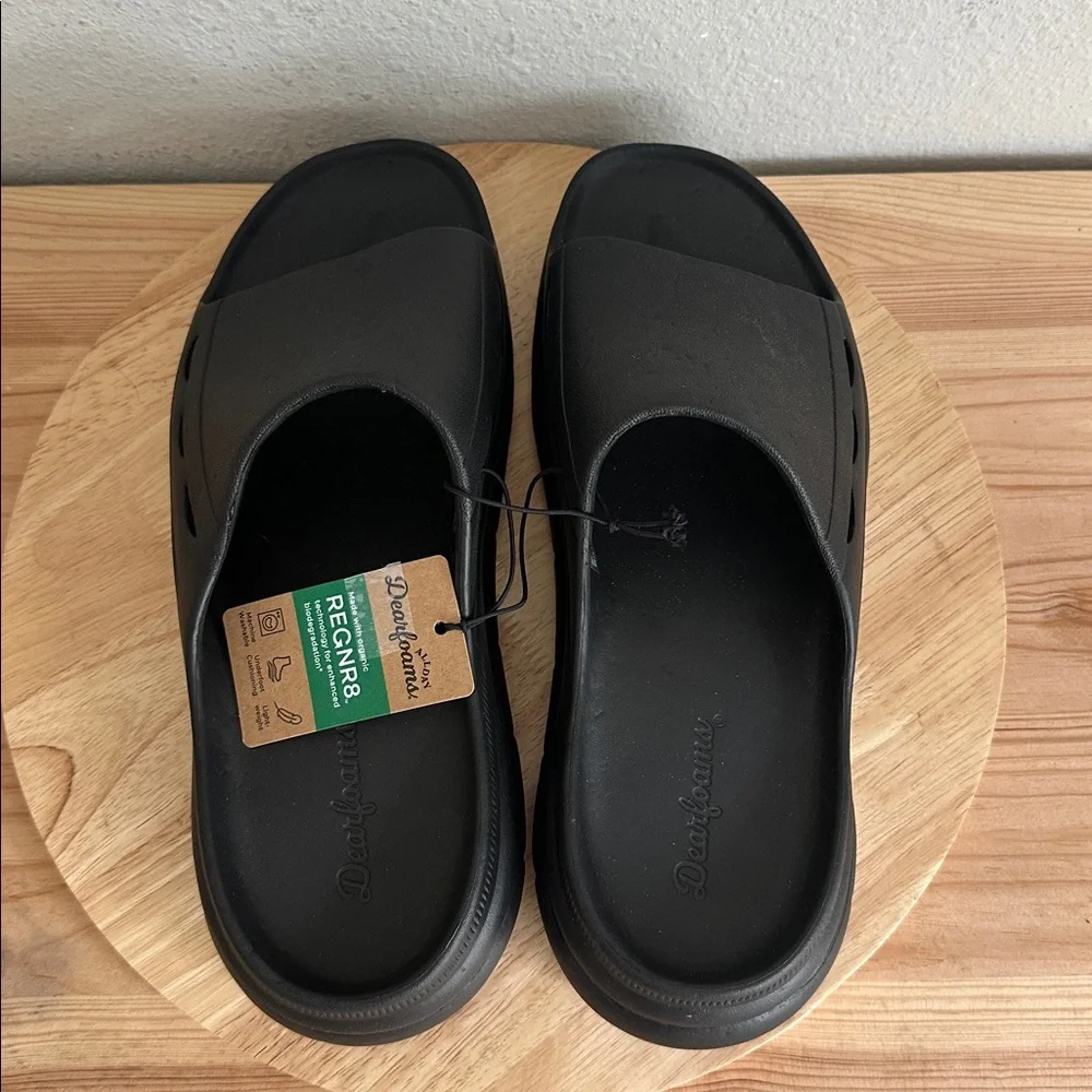 Dearfoam’s Men’s Powell Eva Slide With Regnr8 Technology Sandals